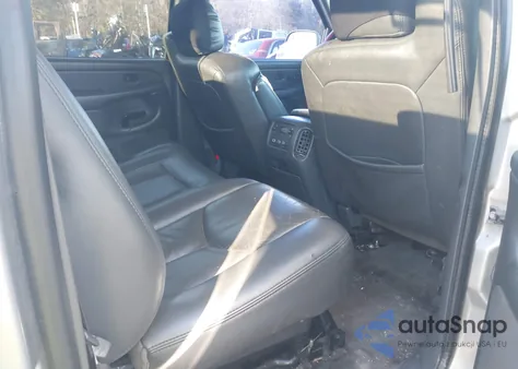 2004 Chevrolet Avalanche 1500 из США, поврежденный, VIN 3GNEC12T74G309595